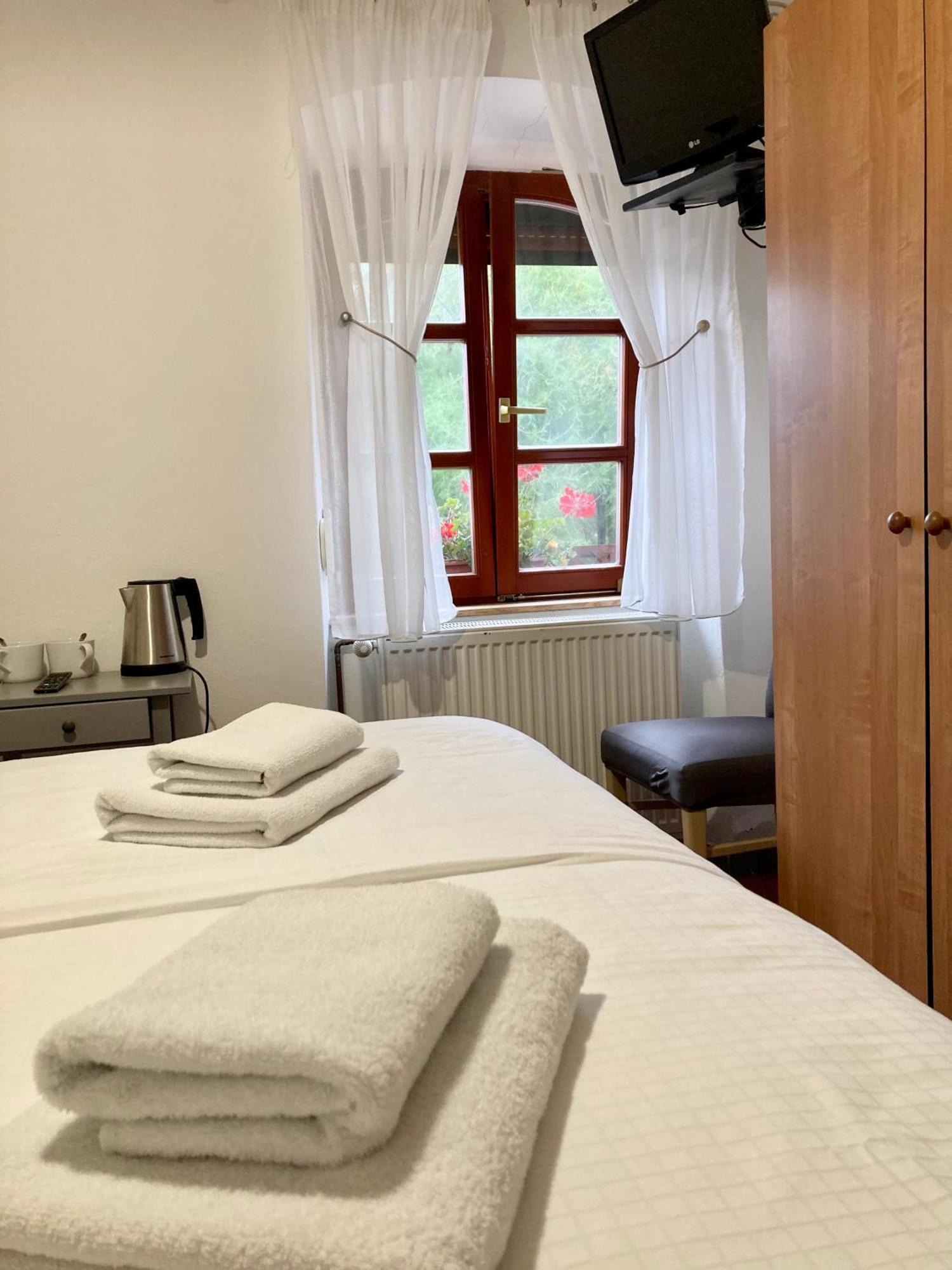 Guesthouse Mikulas Mikulov - Free Parking In The City Center Exterior photo