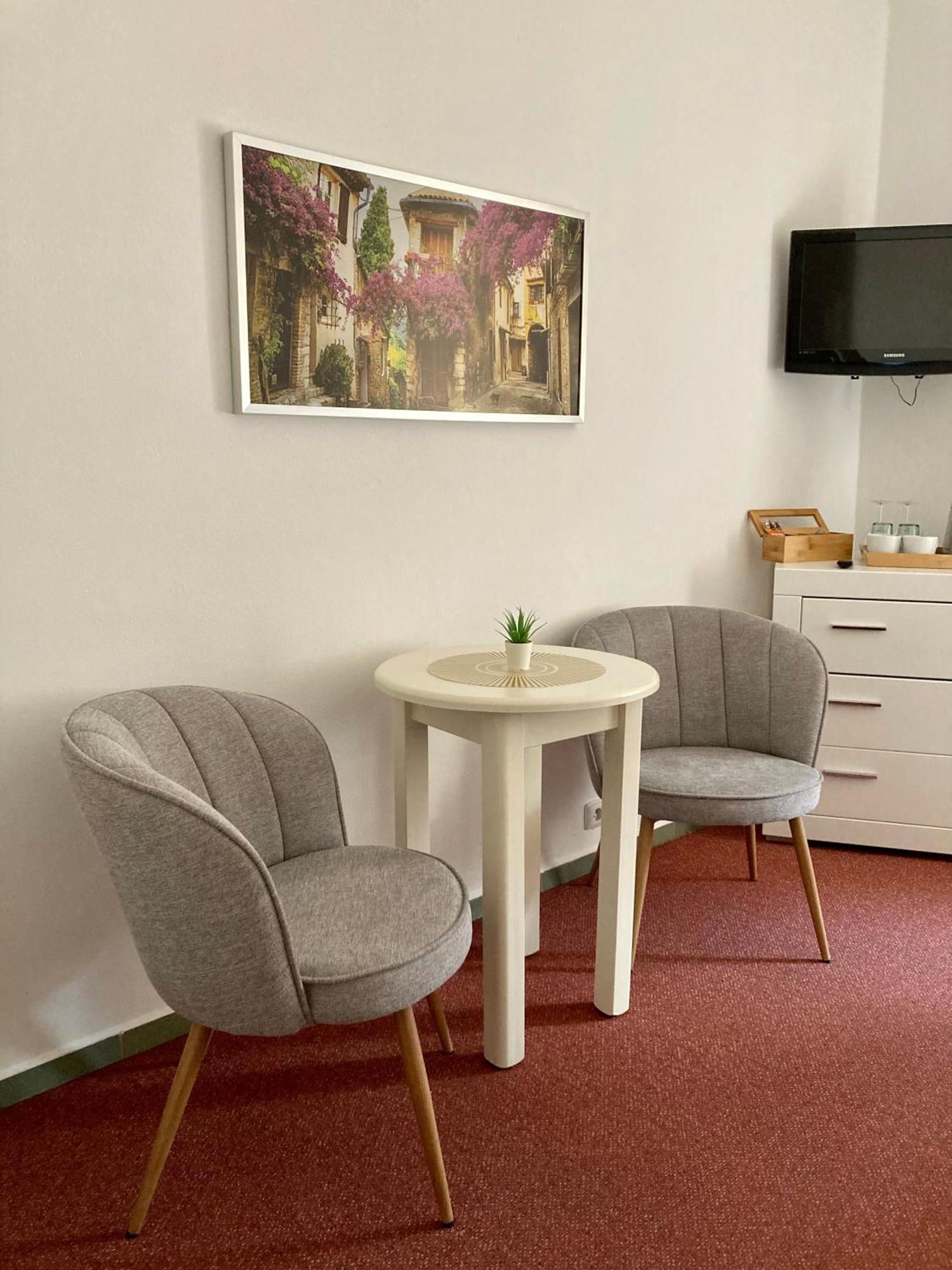 Guesthouse Mikulas Mikulov - Free Parking In The City Center Exterior photo